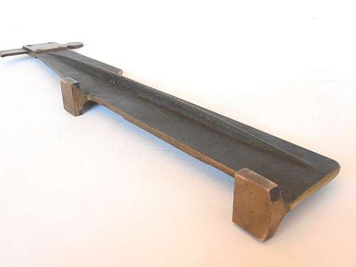 Vintage military gauge slide with beautiful wooden box, marked 1943, military marks