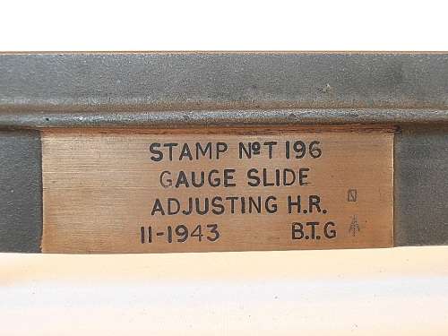 Vintage military gauge slide with beautiful wooden box, marked 1943, military marks