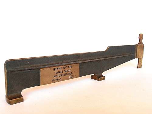 Vintage military gauge slide with beautiful wooden box, marked 1943, military marks