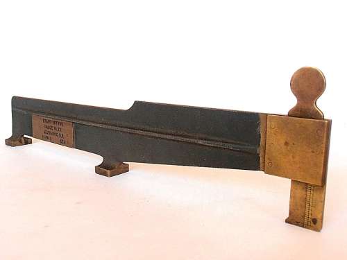 Vintage military gauge slide with beautiful wooden box, marked 1943, military marks