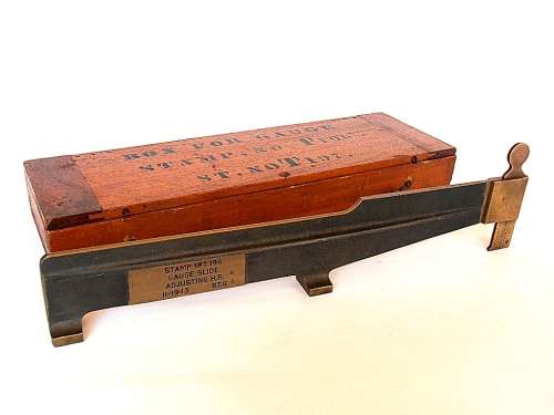 Vintage military gauge slide with beautiful wooden box, marked 1943, military marks