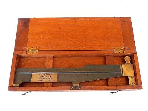 Vintage military gauge slide with beautiful wooden box, marked 1943, military marks