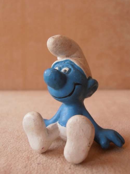 20026 Sitting Smurf, vintage Smurfs figure. Shipping will only be charged once!