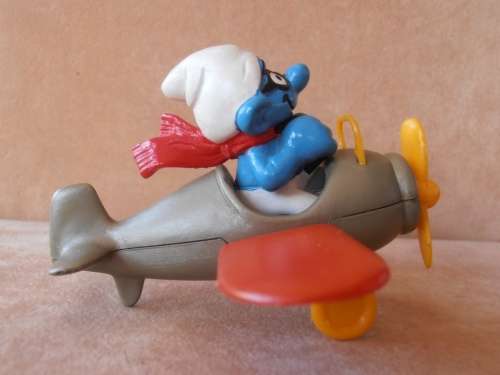 40222 Airplane **SUPER SMURF**, vintage Smurfs figure. Shipping will only be charged once!
