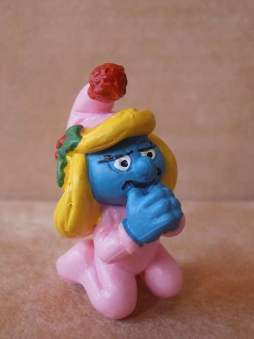51911 Praying Smurfette CHRISTMAS Smurf, vintage Smurfs figure.