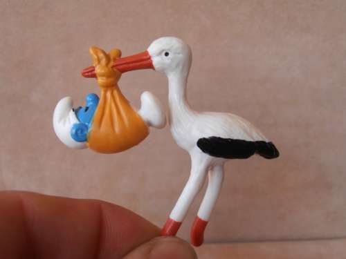 40248 Stork with Baby (Base missing) **SUPER SMURF**, vintage Smurfs figure.