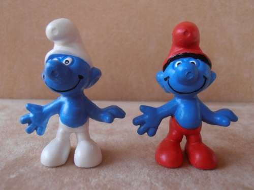 ***FAKE SMURFS*** 2x Normal Smurfs, very collectible, Knock-off Smurf figure.