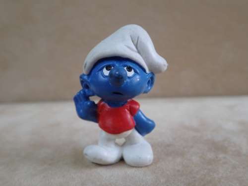 20402 Slouchy Smurf, vintage Smurfs figure. Shipping will only be charged once!