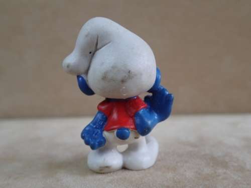 20402 Slouchy Smurf, vintage Smurfs figure. Shipping will only be charged once!