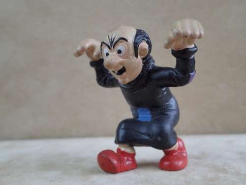 20418 Gargamel Chasing Smurf, vintage Smurfs figure. Shipping will only be charged once!
