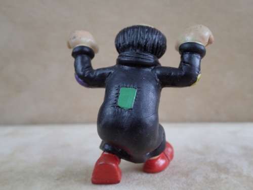 20418 Gargamel Chasing Smurf, vintage Smurfs figure. Shipping will only be charged once!