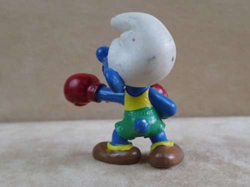 20419 Boxer Smurf, vintage Smurfs figure. Shipping will only be charged once!