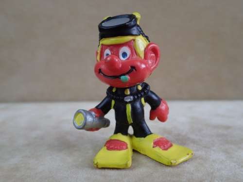 Vintage Bully Astrosniks figure 7. Shipping will only be charged once!