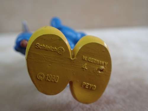 40213 Chaingang Smurf (incomplete), vintage Super Smurfs figure. Shipping will only be charged once!