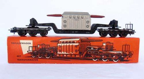 Vintage 1960's Marklin 4617 well wagon with transformer, COLLECTO-MANIA!