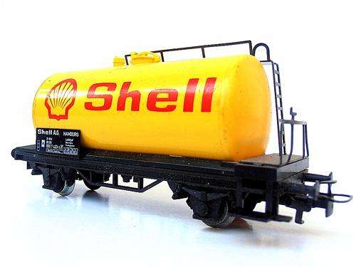 Marklin SHELL tank wagon, HO scale