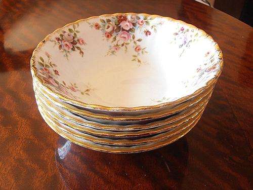 Six ROYAL ALBERT "Cottage Garden" bowls, diameter 15.5 cm, excellent condition