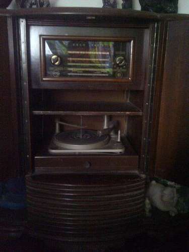 Antique Imbuia Radiogram Showcase Ball and Claw