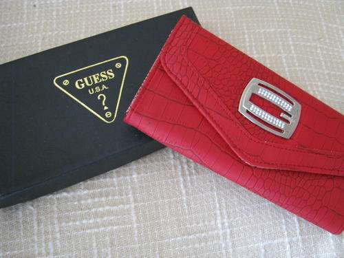 Guess ladies wallet boxed - Red
