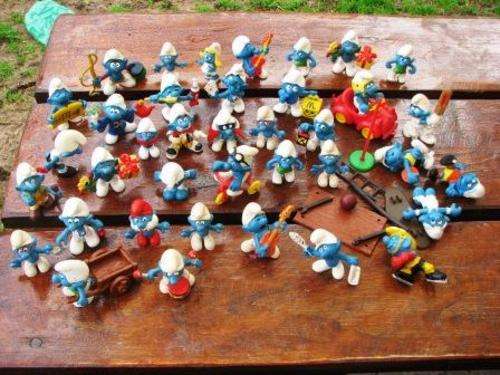 BUNDLE of 30+ SMURFS: PEYO / SCHLEICH