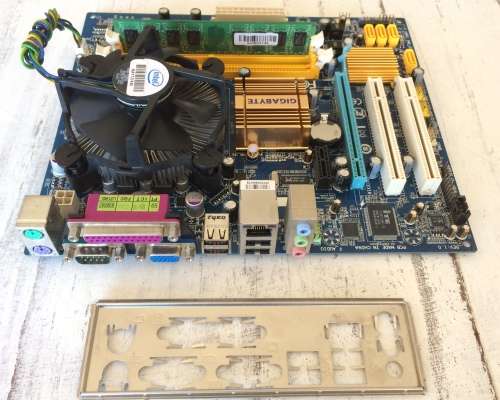 Gigabyte G31 Motherboard Bundle Including Backplate & Sata Cables Bargain!