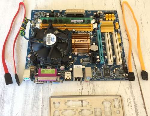 Gigabyte G31 Motherboard Bundle Including Backplate & Sata Cables Bargain!