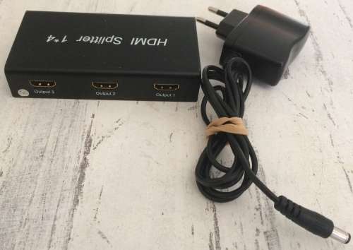 HDMI Splitter 1 Input X 4 HDMI Splitter With Power Adapter Like new!