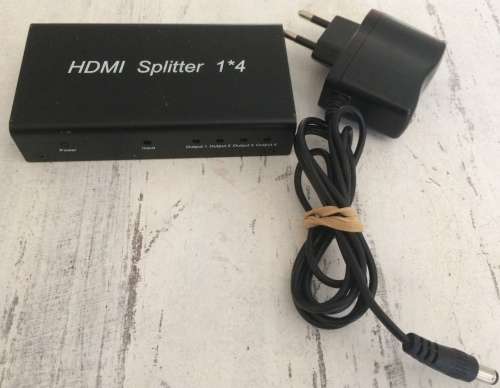 HDMI Splitter 1 Input X 4 HDMI Splitter With Power Adapter Like new!