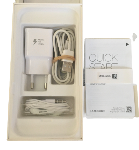 Samsung Galaxy A5 32GB (2017 Model) Including accessories - FREE SHIPPING!