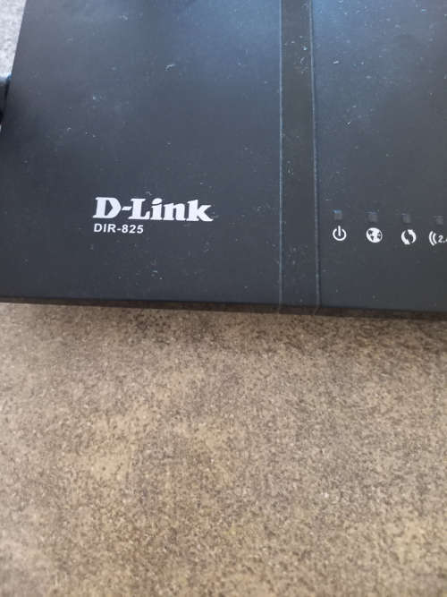 D-Link AC1200 Dual Band Wi-Fi Gigabit Router DIR-825
