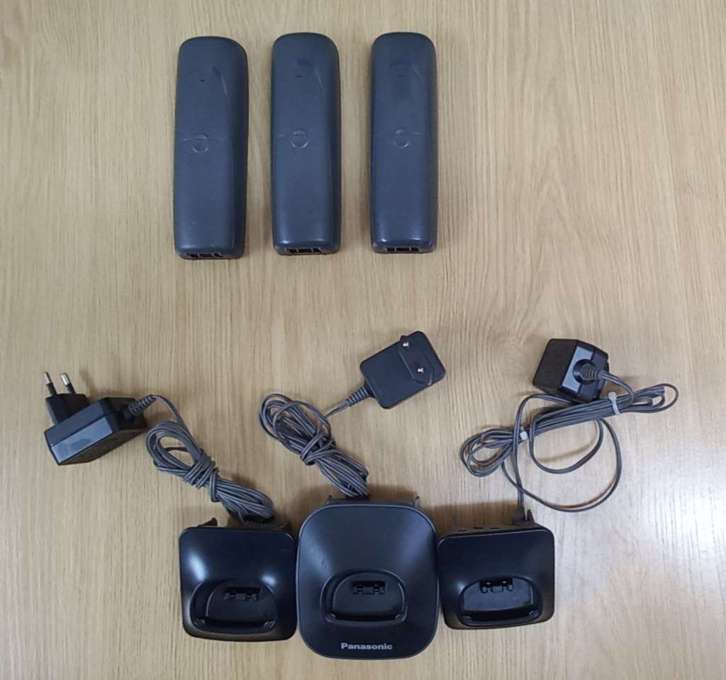 Panasonic Cordless Phone Set Of 3 Model KX-TG1613SAH With Base Station