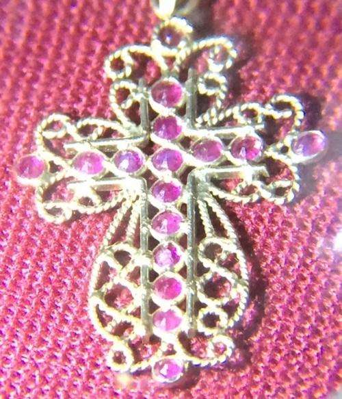 Beautiful - Genuine 9ct Gold Cross with real rubies