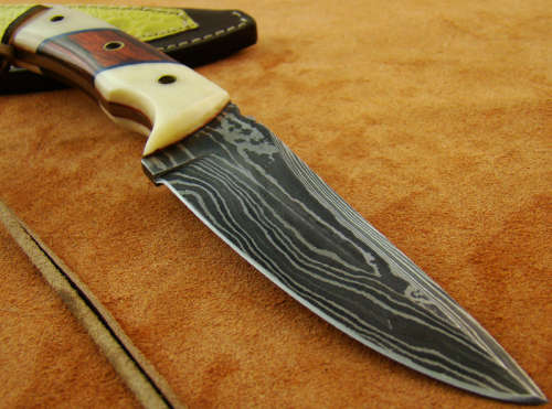 Hand Made Damascus Steel Knife