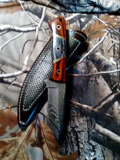 Hand Made Damascus Steel Knive