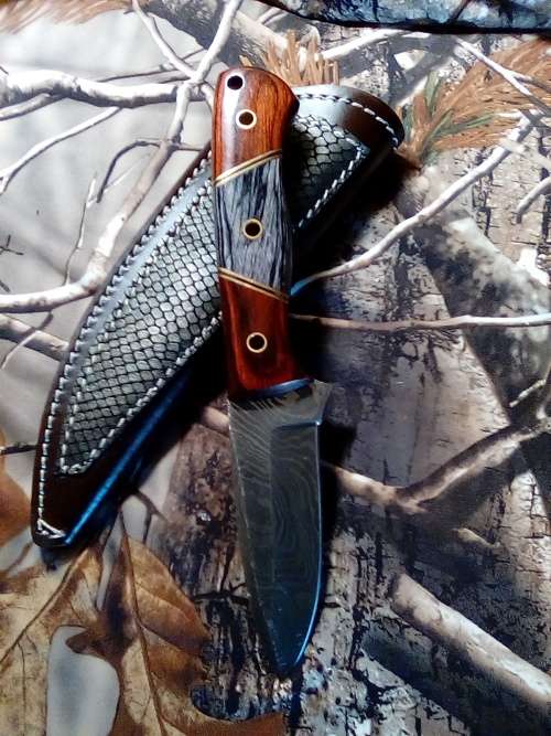 Hand Made Damascus Steel Knive
