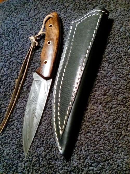 Hand Made Damascus Steel Knife