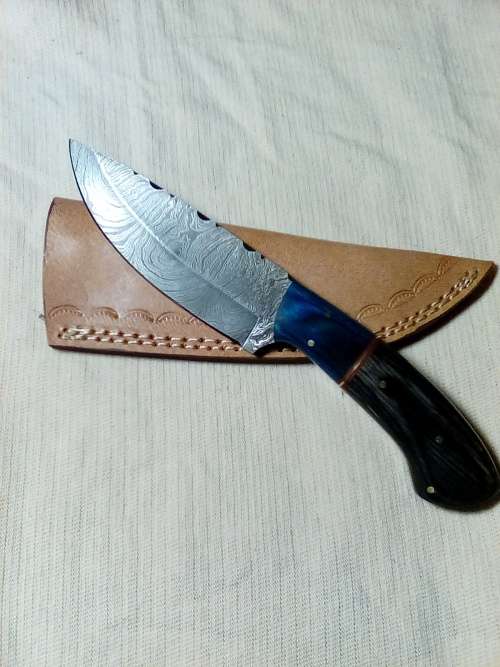 Hand Made Damascus Steel Hunting Knife