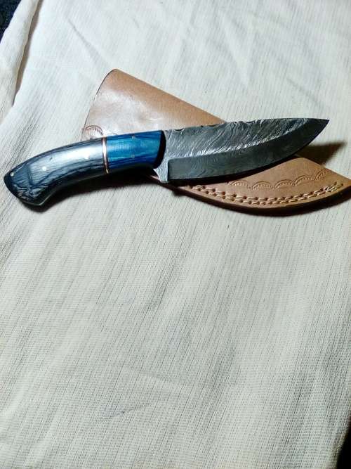 Hand Made Damascus Steel Hunting Knife