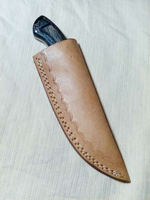 Hand Made Damascus Steel Hunting Knife