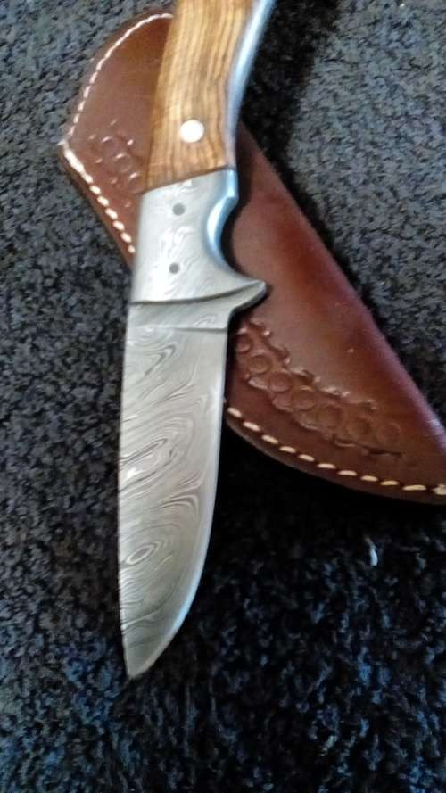 HAND MADE DAMASCUS STEEL KNIFE