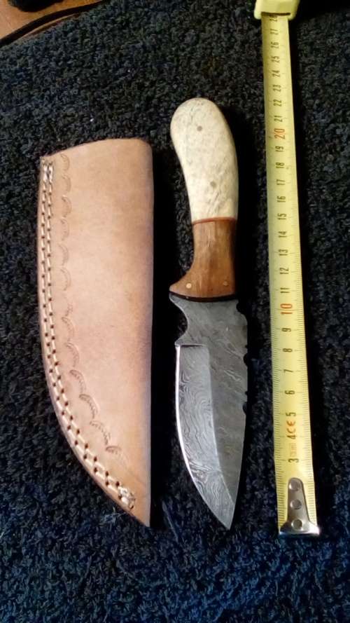 Hand Made Damascus Steel Knife