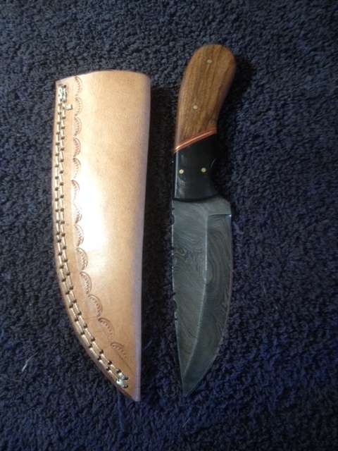 Hand Made Damascus Steel Knife