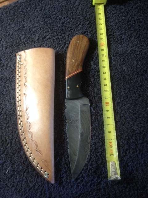 Hand Made Damascus Steel Knife