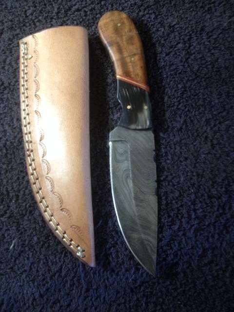 Hand Made Damascus Steel Knife