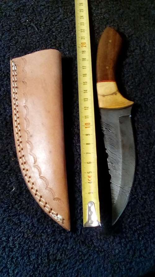 Hand Made Damascus Steel Knife