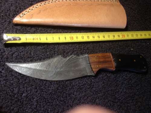 Hand Made Damascus Steel Knife