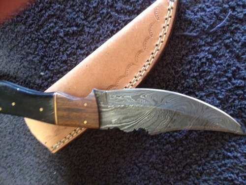 Hand Made Damascus Steel Knife