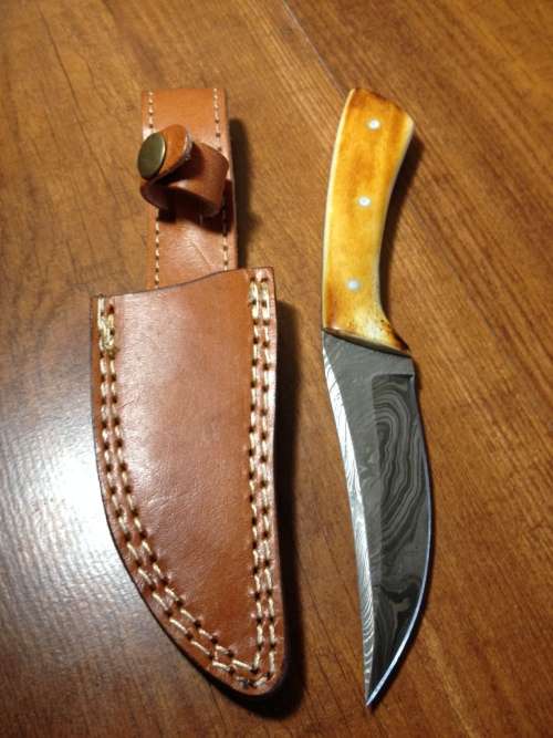 Hand Made Damascus Steel Hunting Knife-NO RESERVE AUCTION !!!