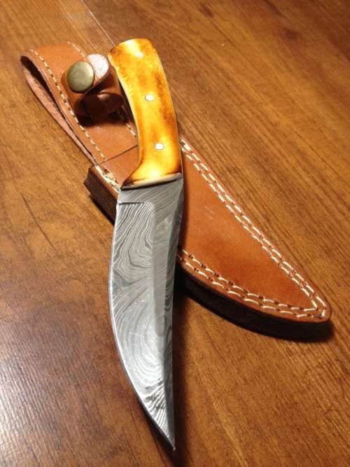 Hand Made Damascus Steel Hunting Knife-NO RESERVE AUCTION !!!