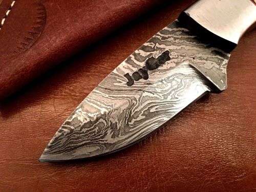 Hand Made Damascus Steel Hunting Knife-NO RESERVE AUCTION !!!